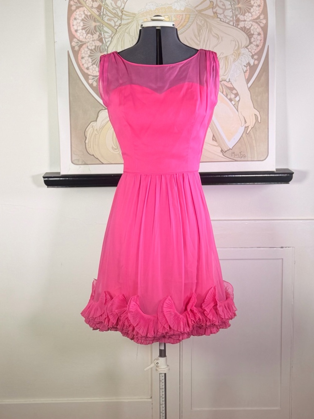 Vintage 60s Magenta Pink Chiffon Mini Dress w/‎ floral appliqué Chiffon Ruffles